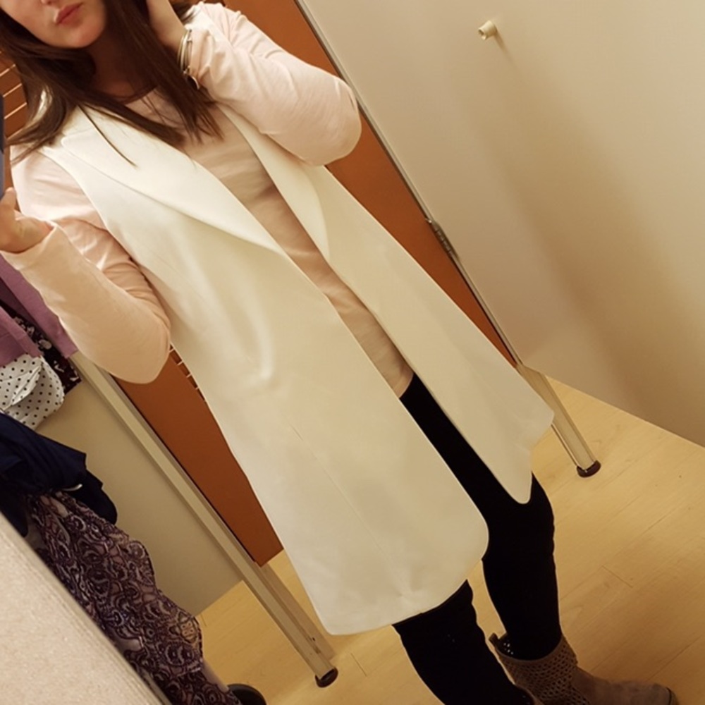 Sleeveless jacket 🧥